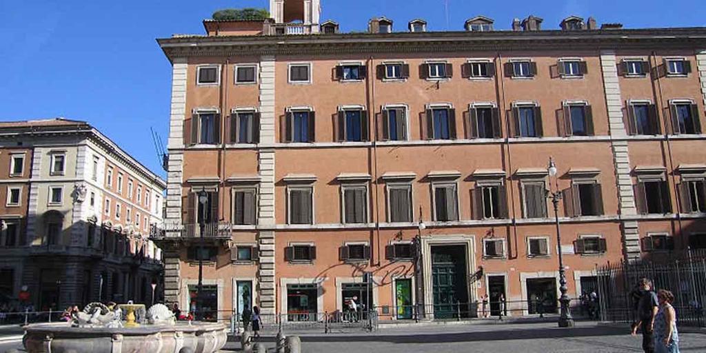 Piazza Colonna - Charme Holidays *