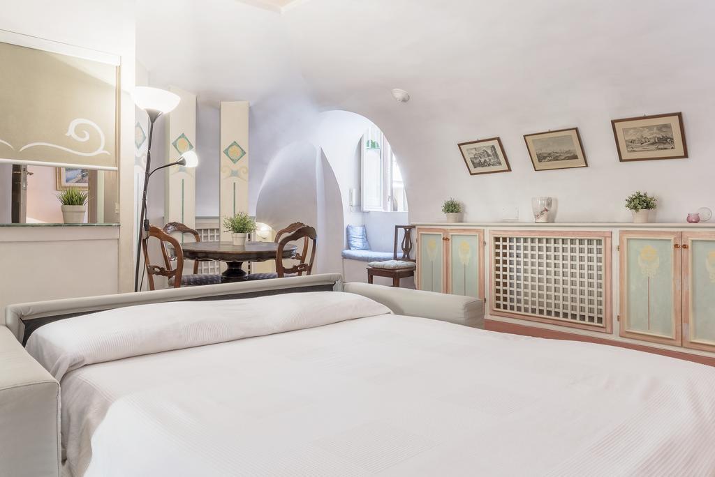 Piazza Colonna - Charme Holidays Apartment *