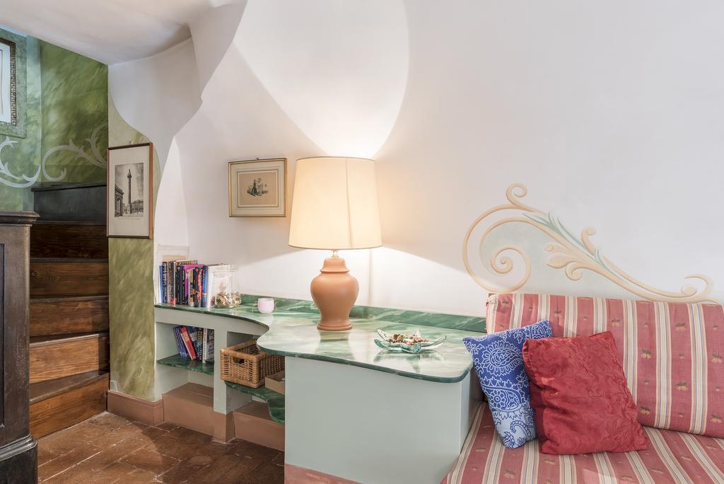 Apartment Piazza Colonna - Charme Holidays