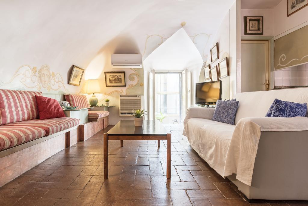 Apartment Piazza Colonna - Charme Holidays *